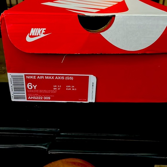 Shoes - Picture 1 of 2